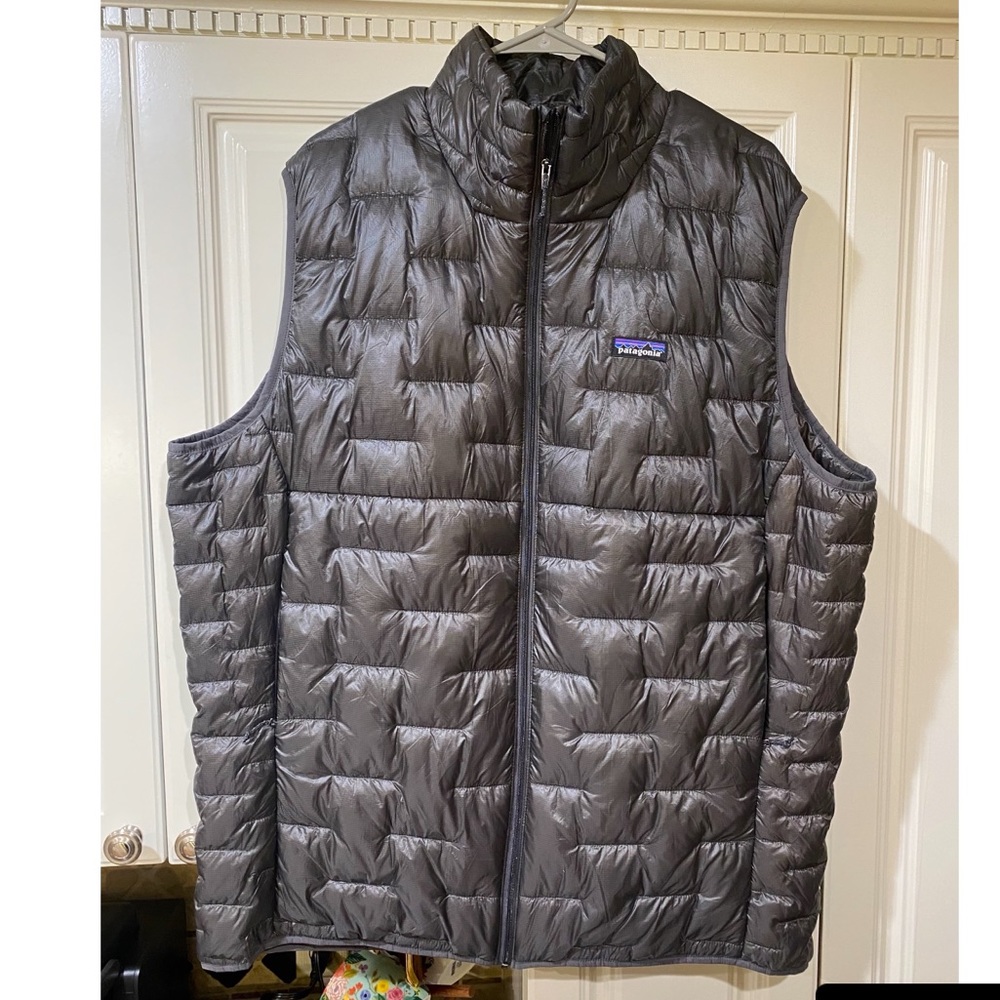 Patagonia Micro Puff vest in charcoal gray.  Tags are still on it!